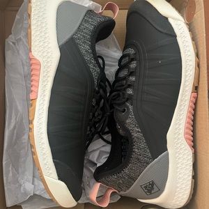 Women’s outscape lace up waterproof muck boot walking shoe